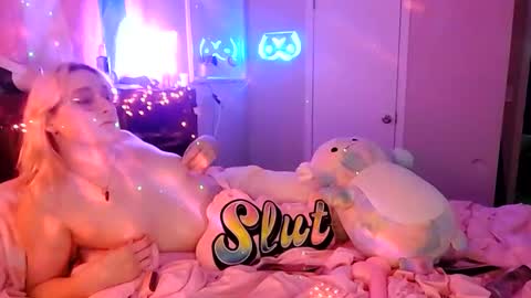 Snapshot of bambibimbosparkles chatting on 02-13-25, 09:38 Bambi Sparkles TS online show from 02-13-25, 09:38