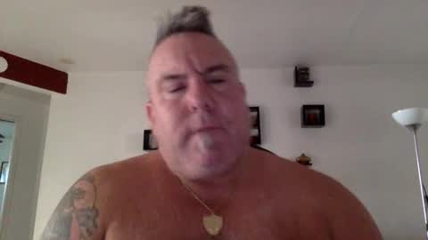 Snapshot of banana5289 chatting on 11-24-25, 01:11 banana5289 online show from 11-24-25, 01:11