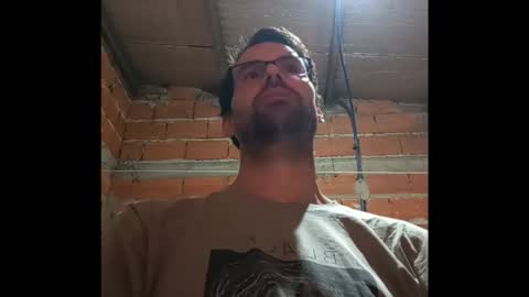 Ezequiel online show from 12-19-25, 01:34