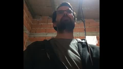 Snapshot of banana_argen_15 chatting on 02-14-26, 01:24 Ezequiel online show from 02-14-26, 01:24