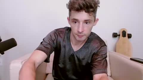 Snapshot of bananacurvesleft chatting on 06-19-26, 02:27 bananacurvesleft online show from 06-19-26, 02:27