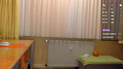 Snapshot of banschie chatting on 06-30-26, 06:42 online show from 06-30-26, 06:42