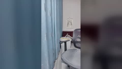 Snapshot of baomi2025 chatting on 12-15-25, 12:59 baimi online show from 12-15-25, 12:59