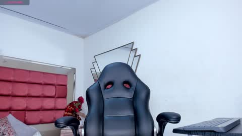 Snapshot of barbaraknox_ chatting on 12-31-24, 02:25 Barbara online show from 12-31-24, 02:25