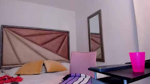 Snapshot of barbaraknox_ chatting on 10-29-25, 12:35 Barbara online show from 10-29-25, 12:35