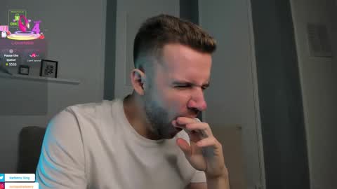 Snapshot of barberryx chatting on 11-02-25, 06:16 ENRIQUE online show from 11-02-25, 06:16