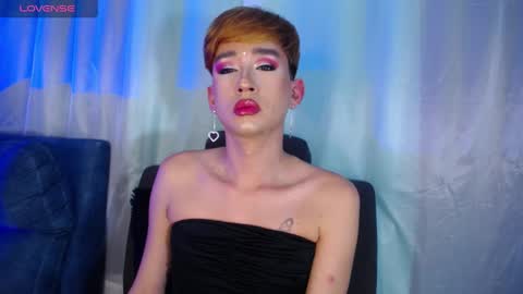 Snapshot of barbie_boy_ chatting on 01-27-25, 10:38 I work from home this is my room 3 online show from 01-27-25, 10:38