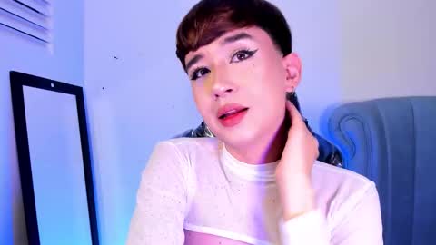 Snapshot of barbie_boy_ chatting on 11-30-25, 07:01 I work from home this is my room 3 online show from 11-30-25, 07:01