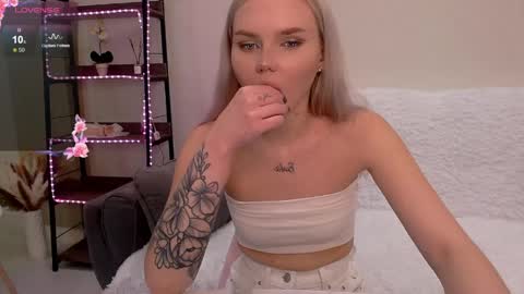 Lilli 3 online show from 03-30-26, 06:47