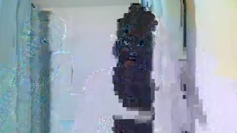 queen online show from 01-17-26, 12:37