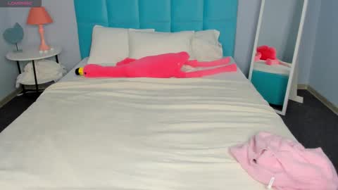 Snapshot of barbie_staze chatting on 10-30-25, 02:57 Barbie Staze online show from 10-30-25, 02:57