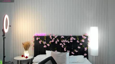 Snapshot of barbie_staze chatting on 11-06-25, 02:34 Barbie Staze online show from 11-06-25, 02:34