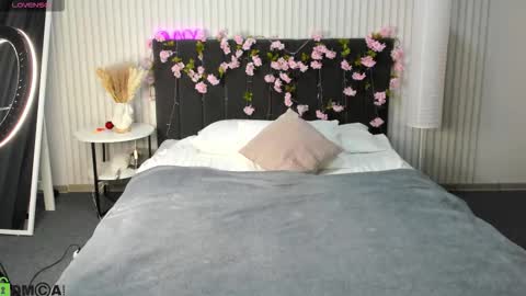 Snapshot of barbie_staze chatting on 11-10-25, 02:32 Barbie Staze online show from 11-10-25, 02:32