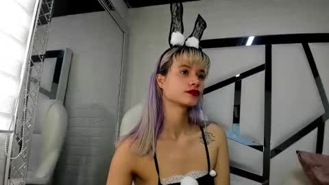 Barbie online show from 10-28-25, 01:58