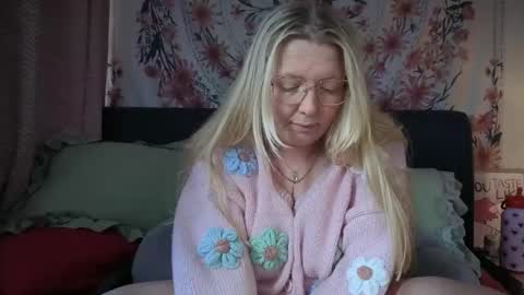 barbiegirl966 online show from 04-14-26, 09:37