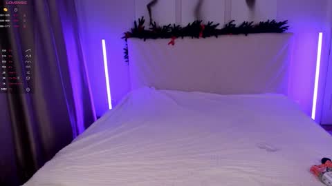  Emma online show from 12-21-25, 07:43