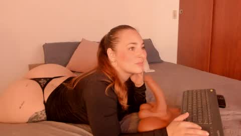 B A R B I E    R O B E R T S online show from 07-22-26, 02:53