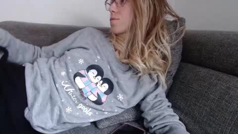 Lena online show from 04-03-26, 07:28