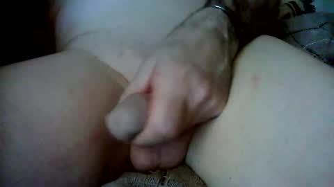 Snapshot of barenaked07 chatting on 12-14-25, 06:01 barenaked07 online show from 12-14-25, 06:01