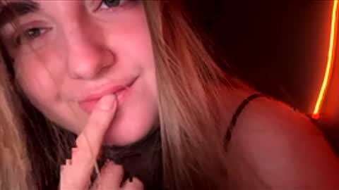 Sue  online show from 05-27-26, 10:18