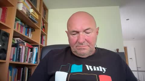 Snapshot of bartvel chatting on 04-25-26, 10:40 bartvel online show from 04-25-26, 10:40