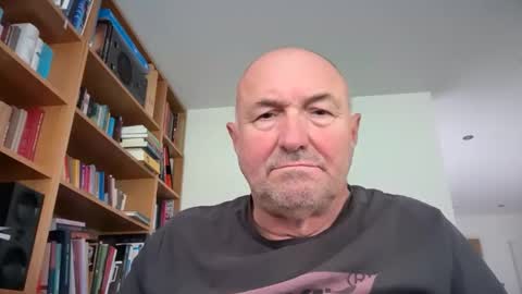 Snapshot of bartvel chatting on 05-06-26, 12:21 bartvel online show from 05-06-26, 12:21