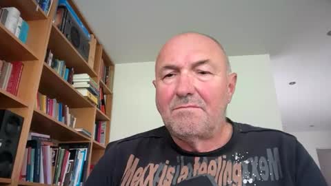 Snapshot of bartvel chatting on 05-12-26, 11:18 bartvel online show from 05-12-26, 11:18