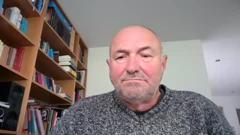 Snapshot of bartvel chatting on 05-15-26, 09:27 bartvel online show from 05-15-26, 09:27