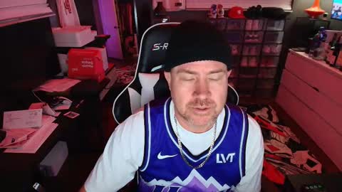 Snapshot of basketballjerseygang chatting on 02-04-26, 01:55 Jordan online show from 02-04-26, 01:55