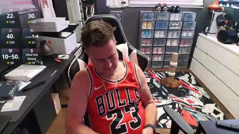 Snapshot of basketballjerseygang chatting on 04-01-26, 03:18 Jordan online show from 04-01-26, 03:18