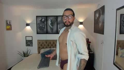 bastian_jones1 online show from 11-10-25, 01:04