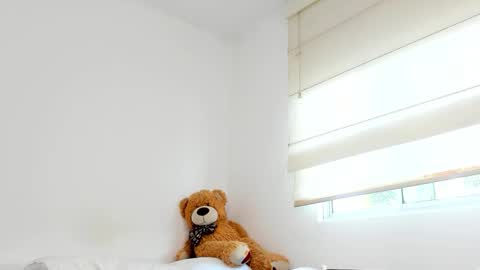 Bastian Maalouf  online show from 12-15-25, 04:11