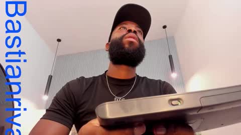 Bastian. online show from 10-04-25, 12:03