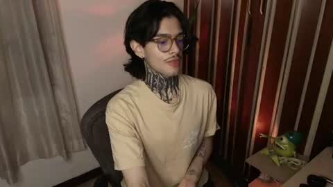 Snapshot of bastiel_ chatting on 07-13-26, 11:51 Bastiel online show from 07-13-26, 11:51