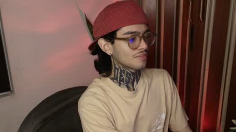 Snapshot of bastiel_ chatting on 07-23-26, 01:19 Bastiel online show from 07-23-26, 01:19