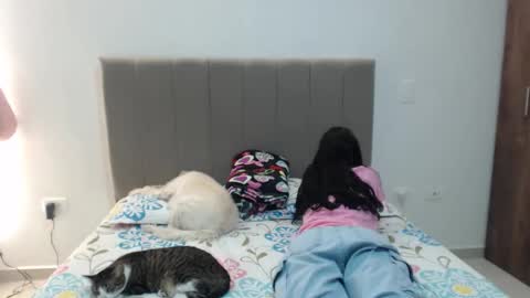 Aron online show from 10-28-25, 12:58