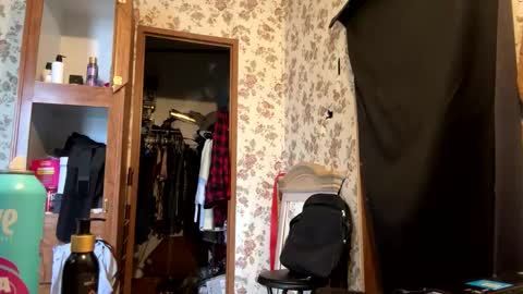 battlewolfxx online show from 12-24-24, 03:47