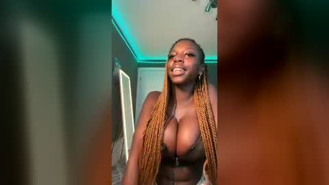 baylee_nicole18 online show from 06-14-26, 02:35