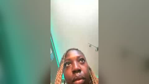 baylee_nicole18 online show from 06-18-26, 07:07