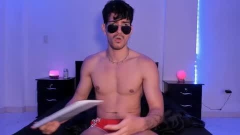 Valentino online show from 01-04-25, 12:16