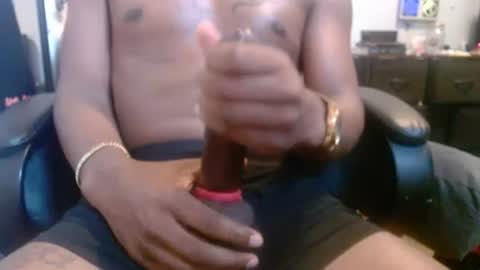 Snapshot of bbc_elrey chatting on 07-16-26, 04:35 Racks online show from 07-16-26, 04:35