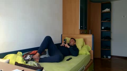 Snapshot of bbnamelezz chatting on 10-23-25, 07:29 BB Namelezz online show from 10-23-25, 07:29