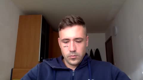 Snapshot of bbnamelezz chatting on 10-25-25, 08:00 BB Namelezz online show from 10-25-25, 08:00