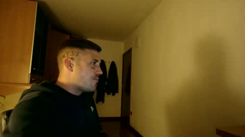 Snapshot of bbnamelezz chatting on 10-27-25, 09:19 BB Namelezz online show from 10-27-25, 09:19