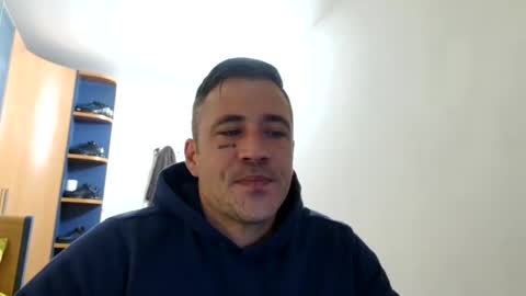 Snapshot of bbnamelezz chatting on 10-29-25, 06:37 BB Namelezz online show from 10-29-25, 06:37