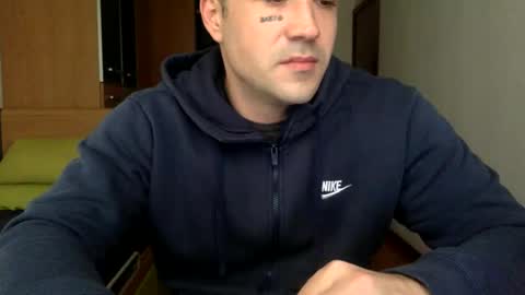 Snapshot of bbnamelezz chatting on 02-04-26, 04:35 BB Namelezz online show from 02-04-26, 04:35