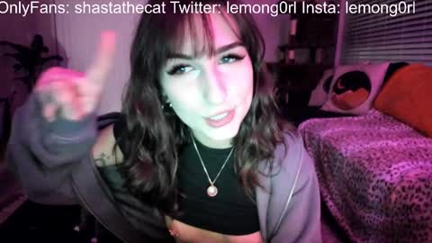 Snapshot of bbshasta chatting on 02-28-25, 06:32 Shasta online show from 02-28-25, 06:32