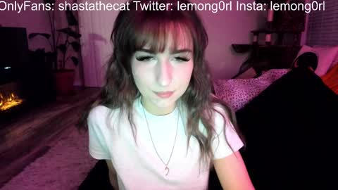 Snapshot of bbshasta chatting on 09-15-25, 06:02 Shasta online show from 09-15-25, 06:02