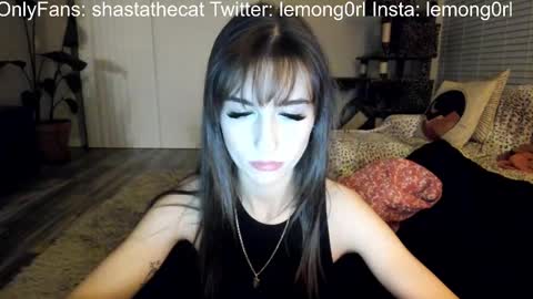 Snapshot of bbshasta chatting on 09-27-25, 06:07 Shasta online show from 09-27-25, 06:07