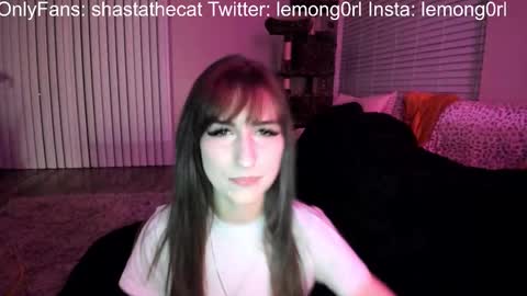 Snapshot of bbshasta chatting on 11-25-25, 06:24 Shasta online show from 11-25-25, 06:24